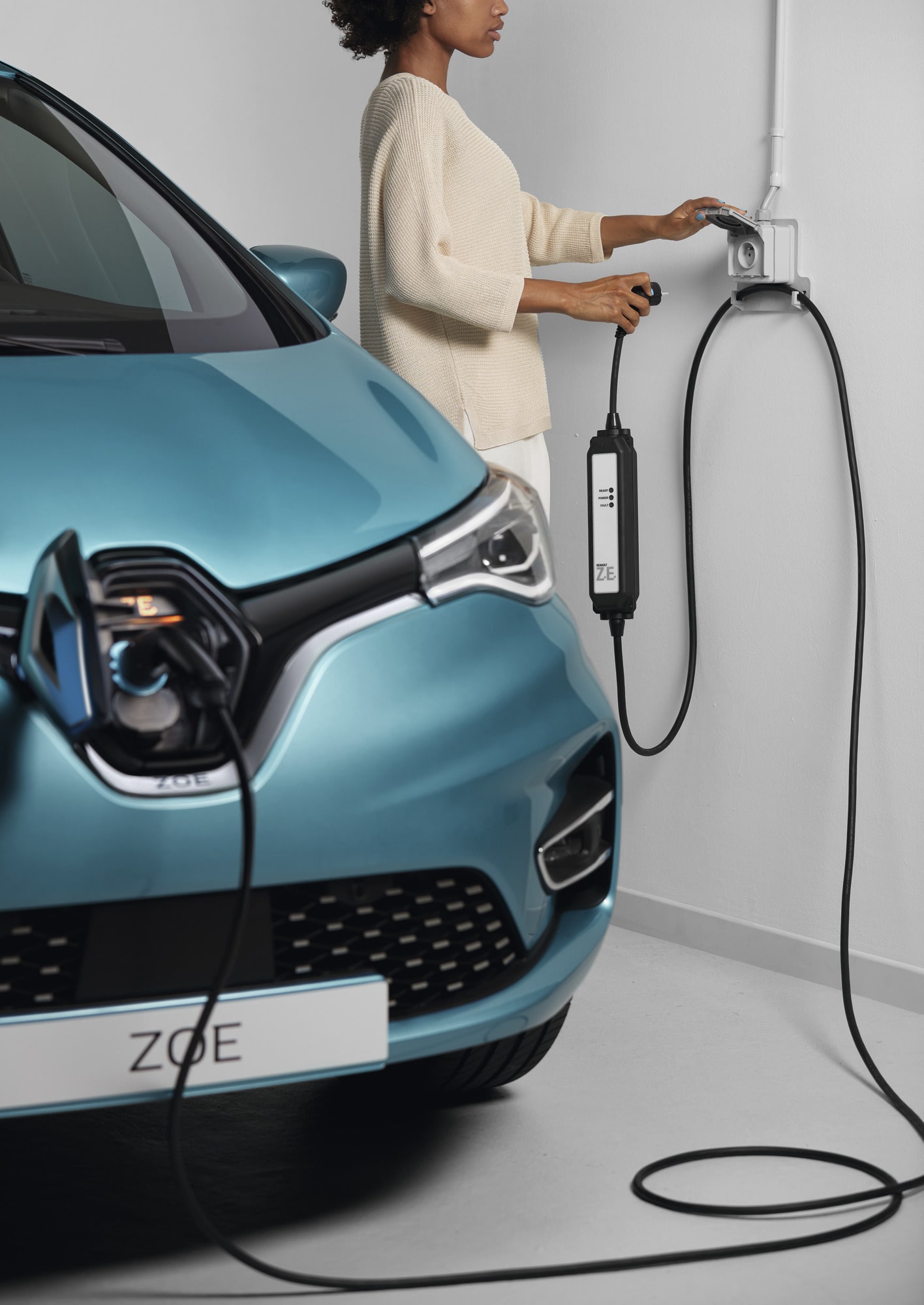 Tout savoir sur la recharge de la Renault ZOE - Renault Group