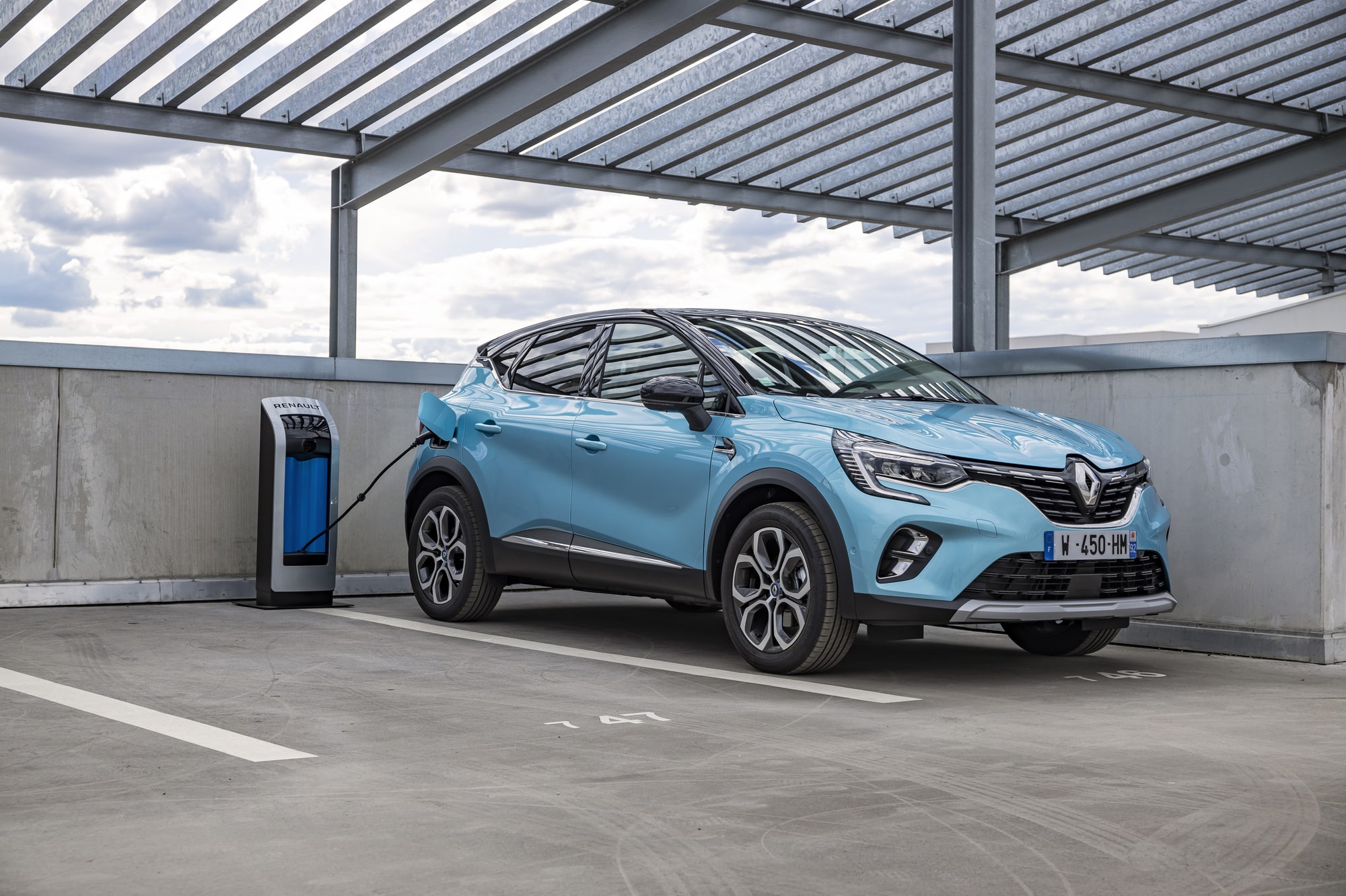 Voiture hybride : définition et fonctionnement – Renault